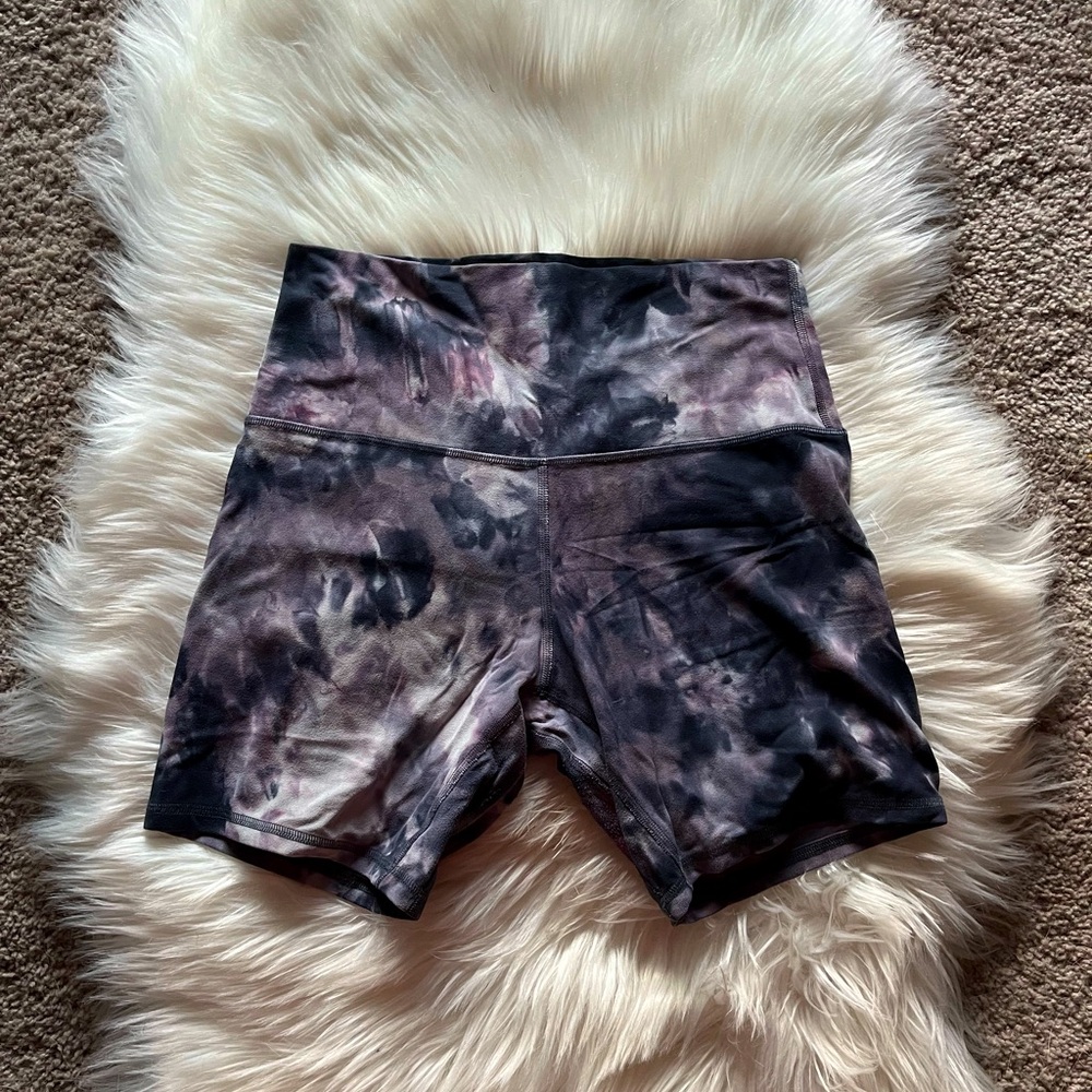 Lululemon Align Shorts 6” hemmed* size 8
